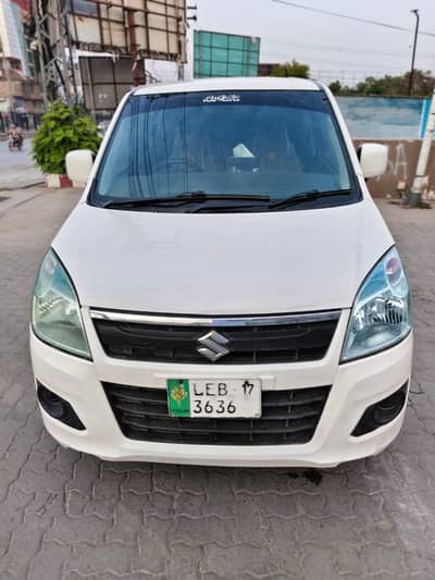 Suzuki Wagon R VXL 2017.  Total genuine. only 1.5 fender spray.
