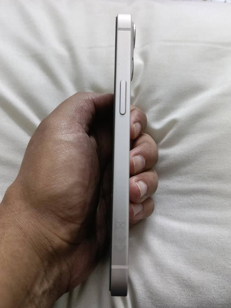 Apple iPhone 13 1