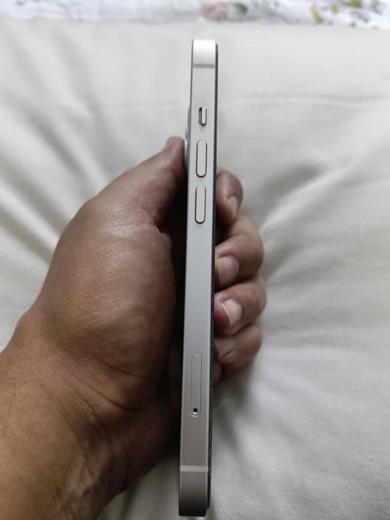Apple iPhone 13 3