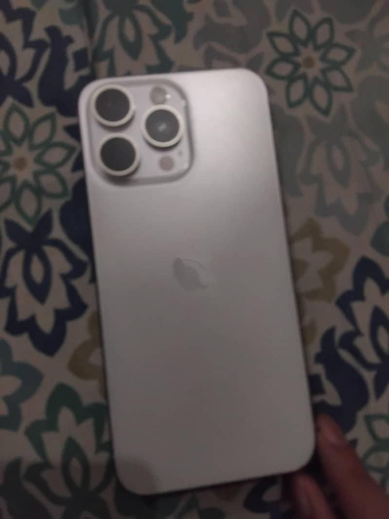 Apple iPhone 15 Pro Max 0