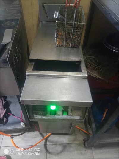 pizza oven  fryer hote plate frig table all sale