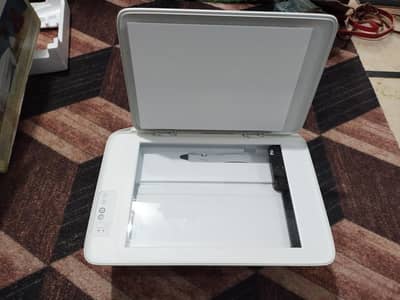 new condition desk jet 2320 but box was damage
