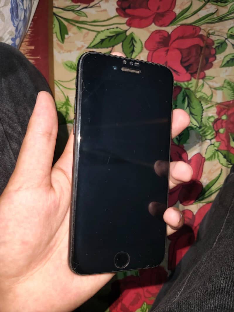 Apple iPhone 7 1