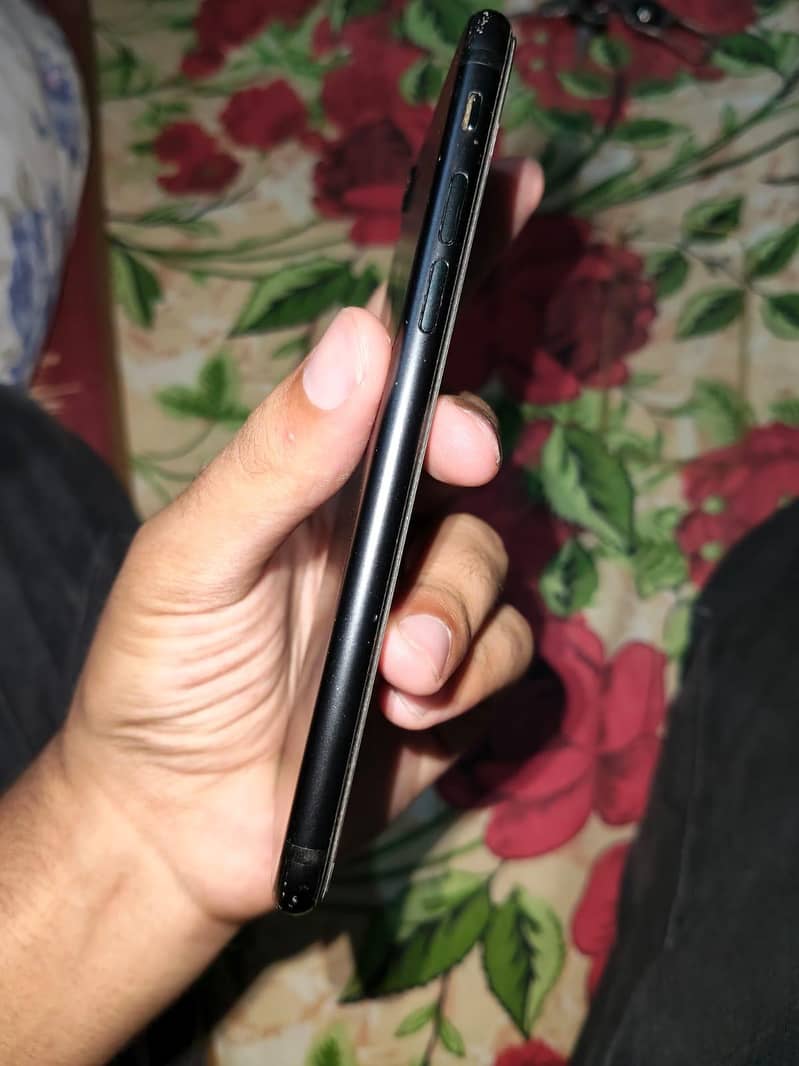 Apple iPhone 7 4