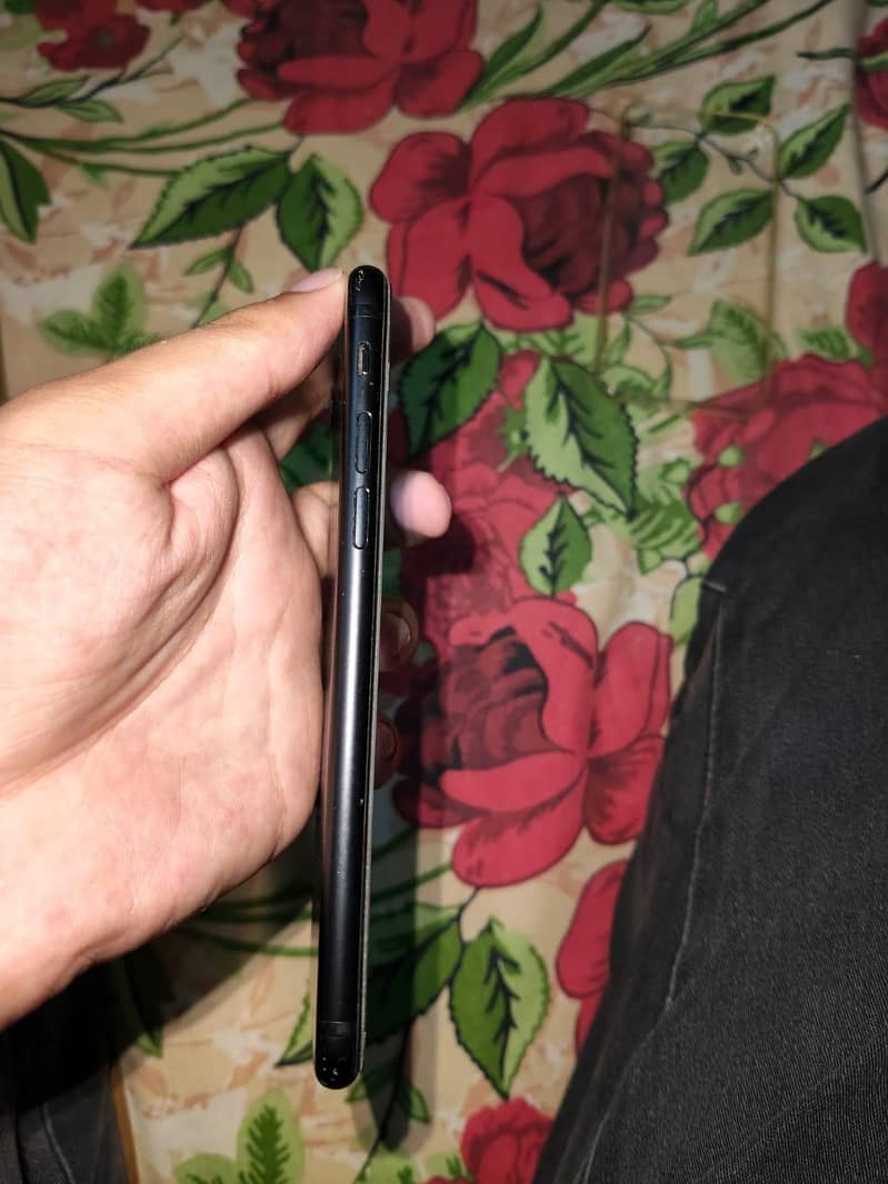 Apple iPhone 7 5