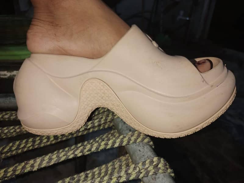 Platform clogs 1