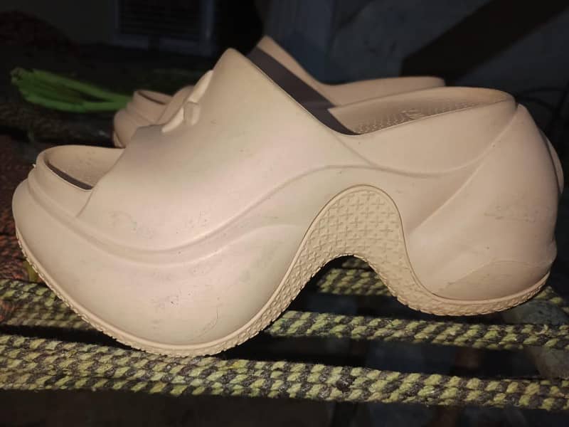 Platform clogs 3