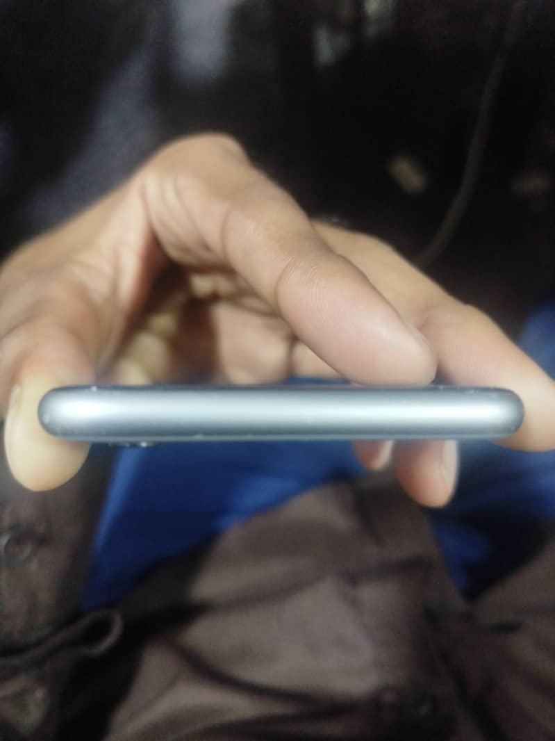 Apple iPhone 6S 3