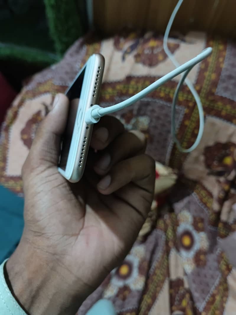 Apple iPhone 8 Plus 2