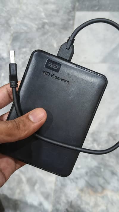 128 gb SSD with case