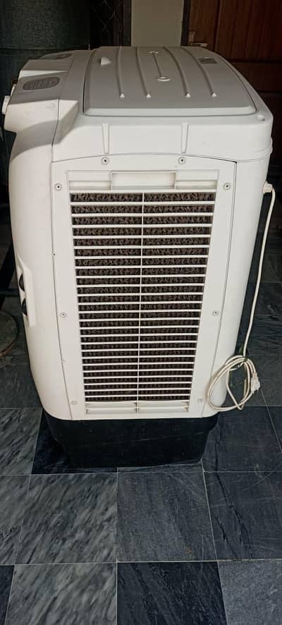 new condition just 2month use with 4 ice pads