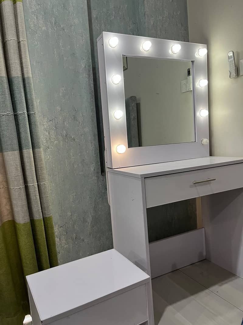 Vanity, dressing table 1