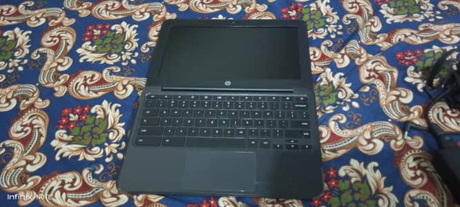 HP LAPTOP WINDOW 10    8/10condition urgent sale