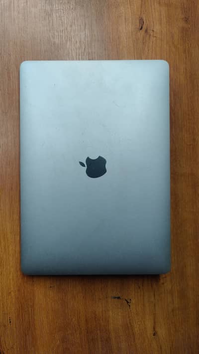 Macbook Pro 2017 core i5 13-inches