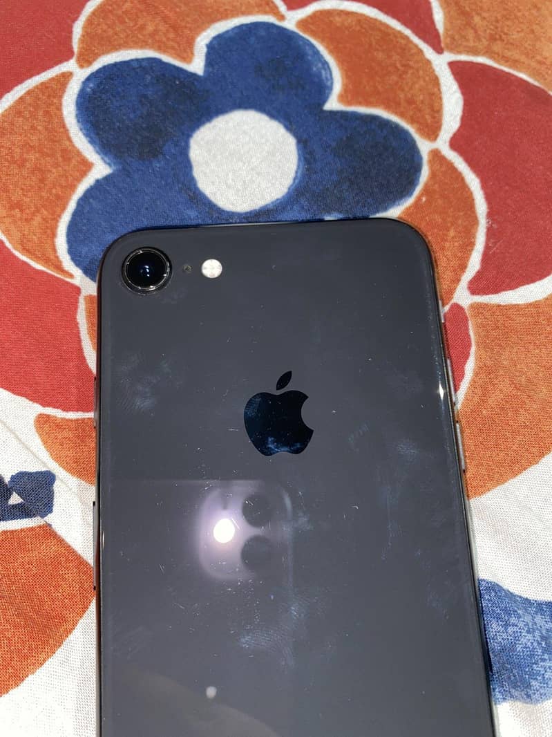 Apple iPhone 8 3