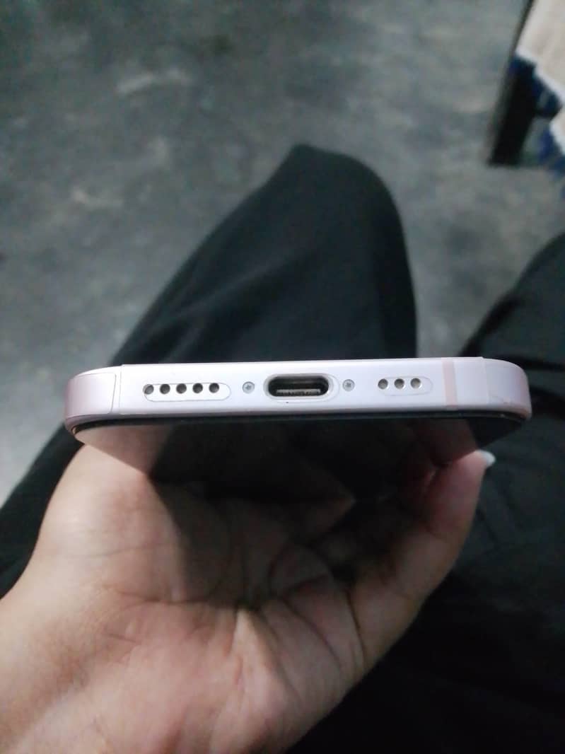 Apple iPhone 15 3