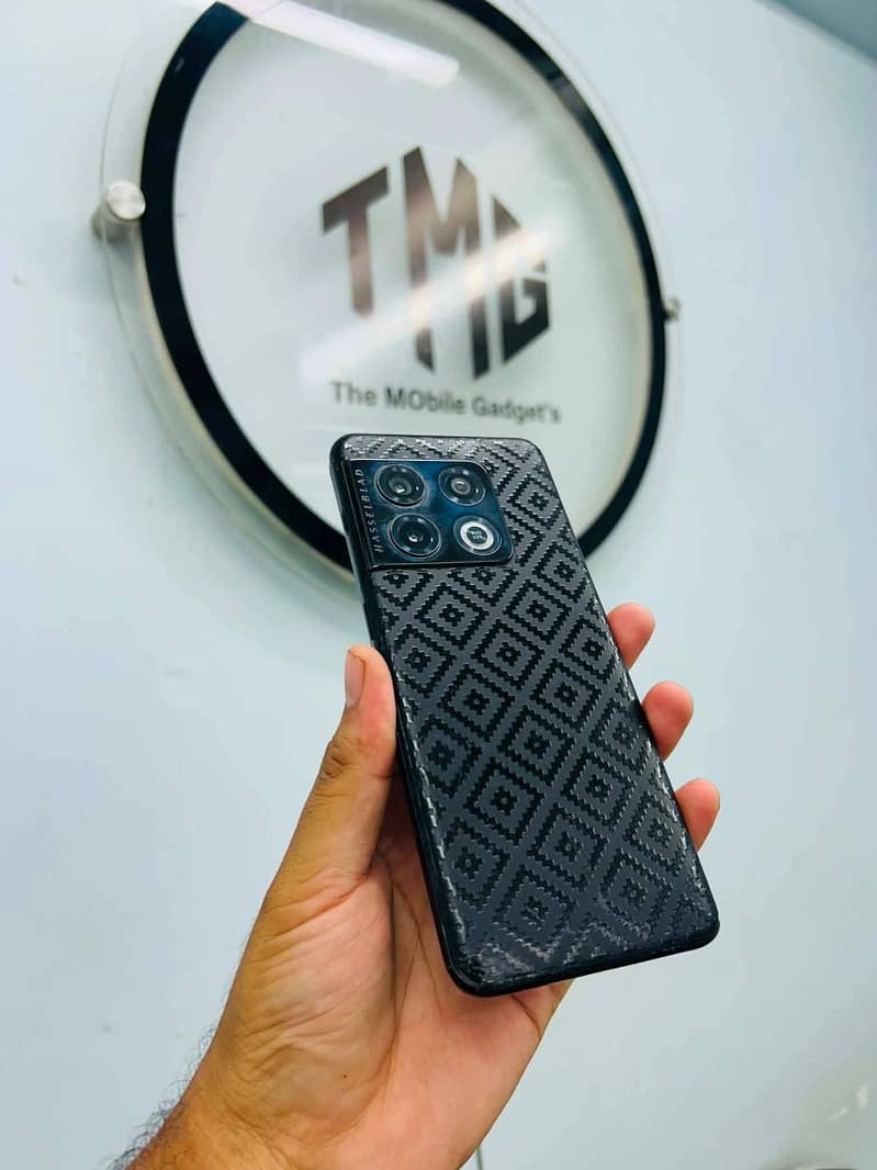 One Plus 10 Pro 1