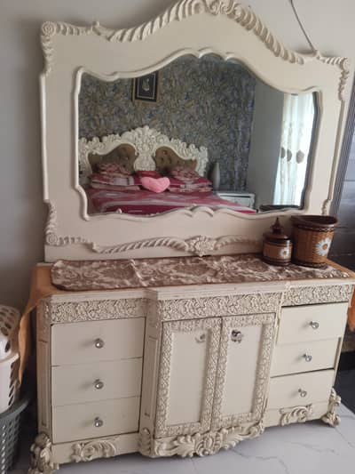 complete bedroom furniture are available for sale