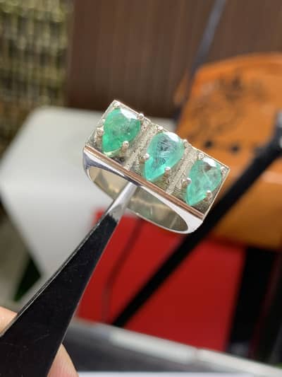 Beautiful colour Emerald ring