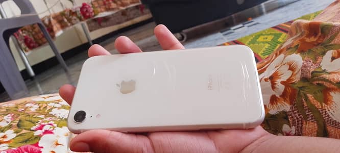 Apple iPhone XR