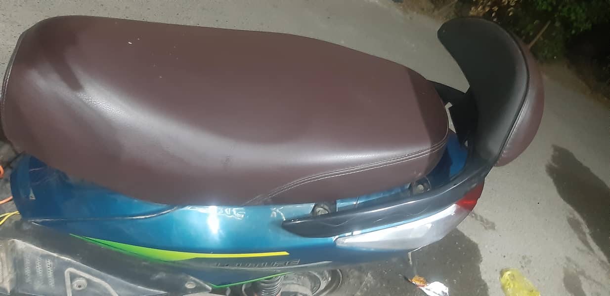 scooty 1