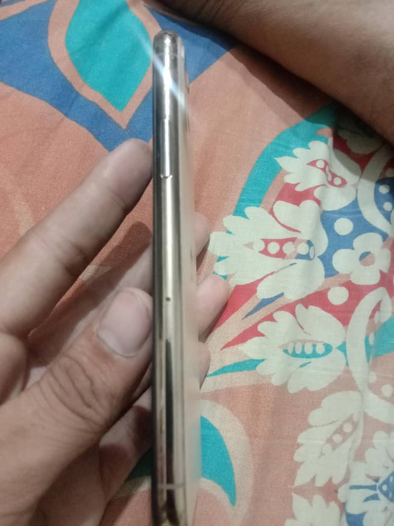 Apple iPhone 11 Pro 9
