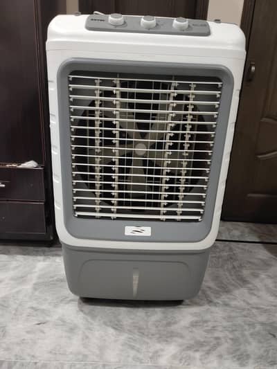 Royal Air Cooler with Ice Bottles just like brand new