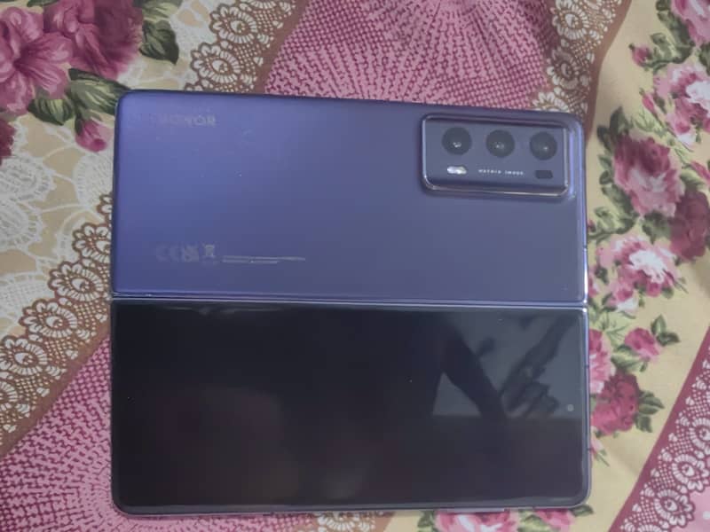 Honor Magic V2 1