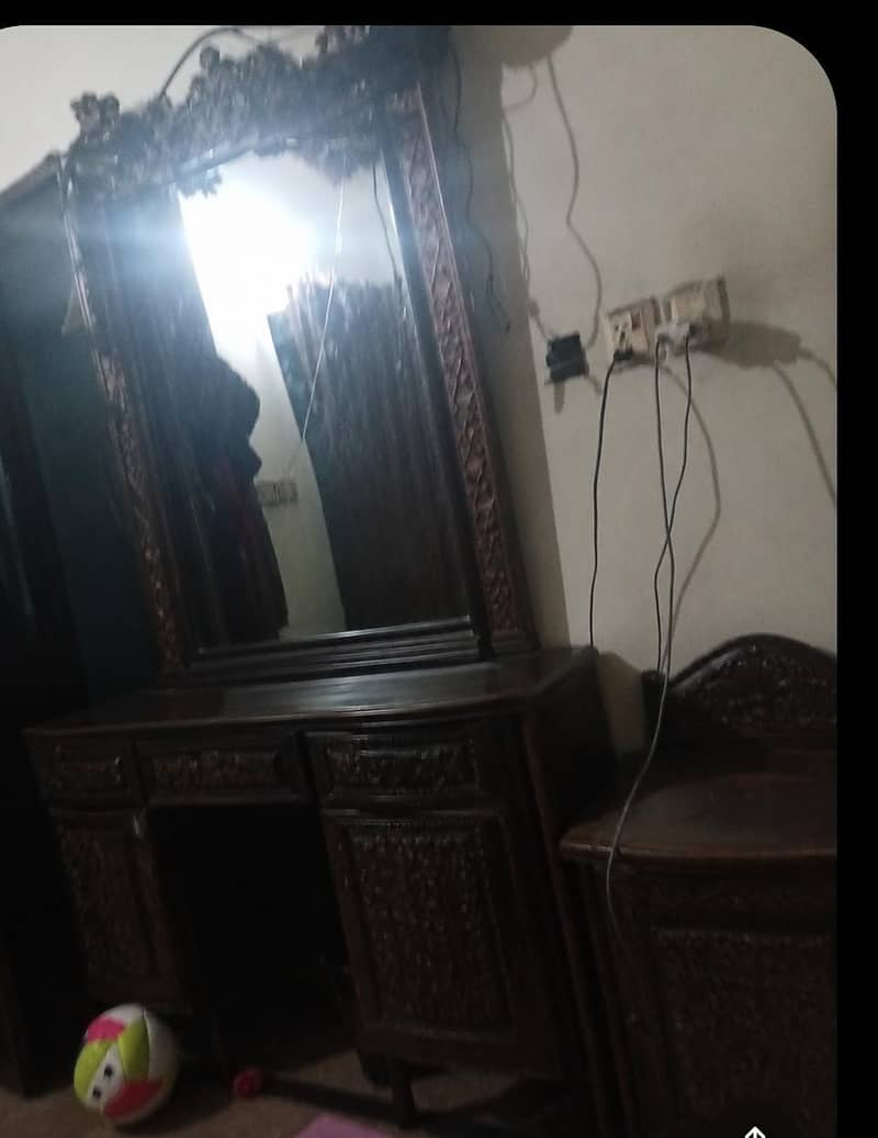 Bed ,side tables ,dressing table 1