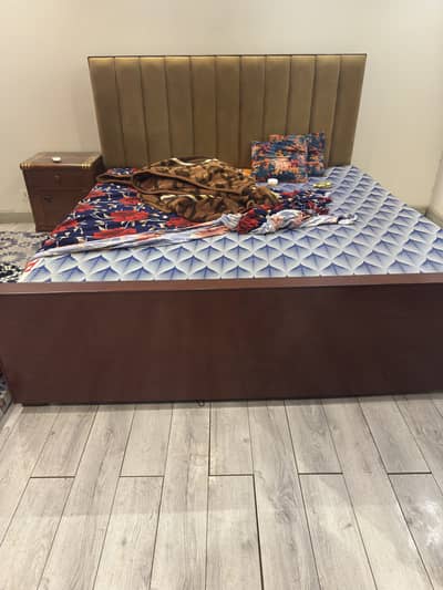 Used Bed for Sale with One Side Table and Also Master Mattres
