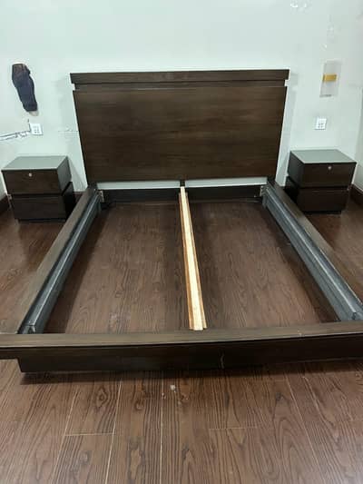 Bed with side tables