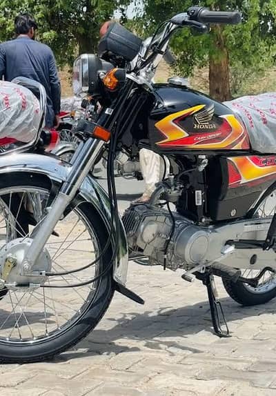 honda 70 model 2026 /2025 condition new like all genein need urgent mo