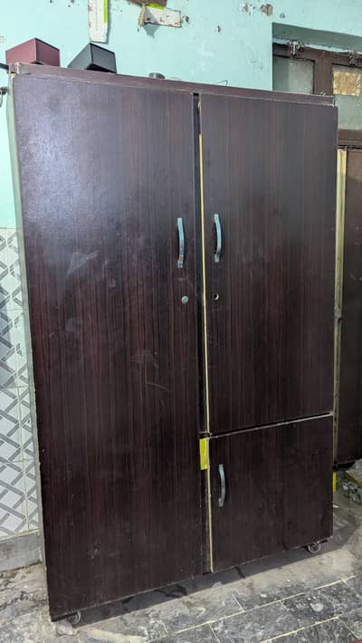 2 Door Wooden Almari ( Wardrobe)