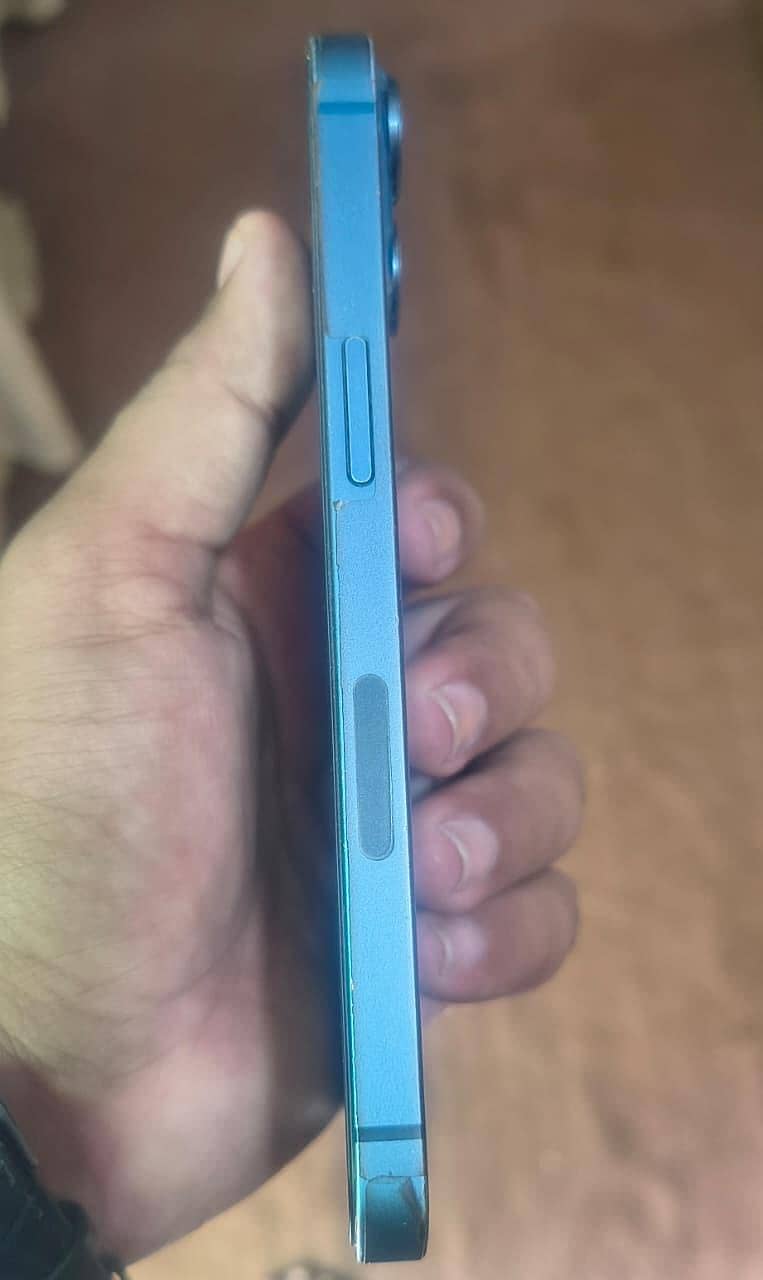 iPhone 13 1