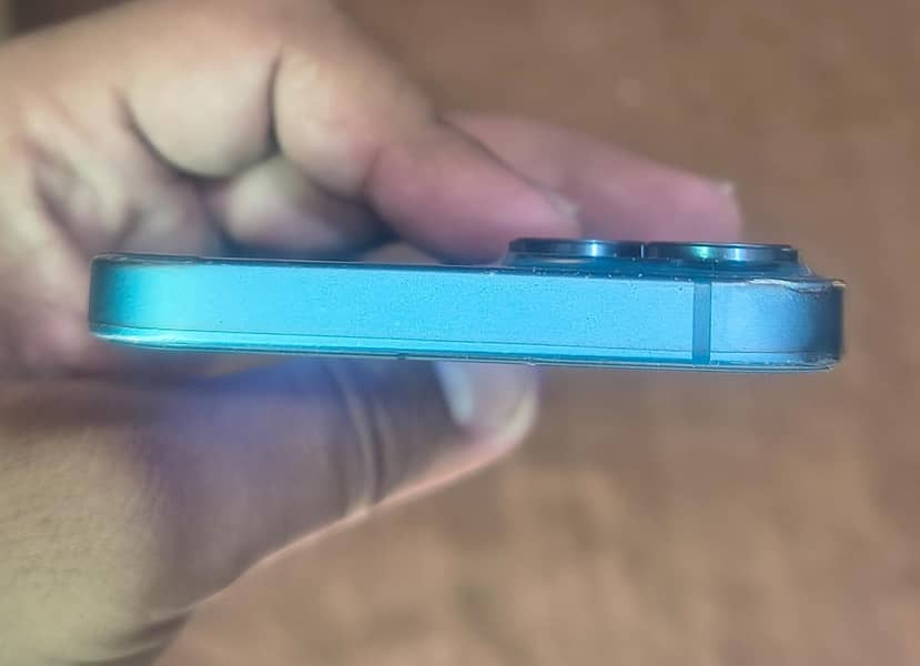 iPhone 13 3