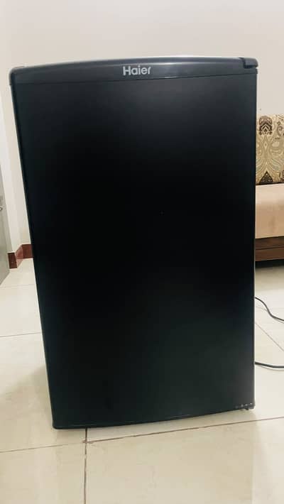 Haier Bedroom Refrigerator HR 132 B (mini)