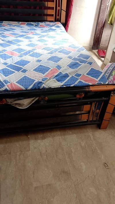 iron bed