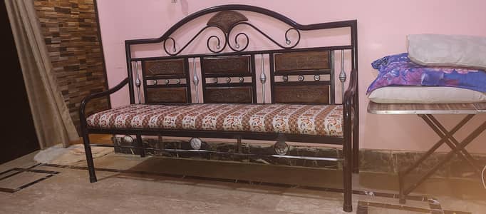 Iron 3 Seater Sofa | Heavy Duty | Excellent Condition | Like New