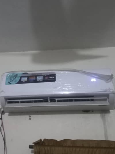 TCL 1.5 ton 03108383176