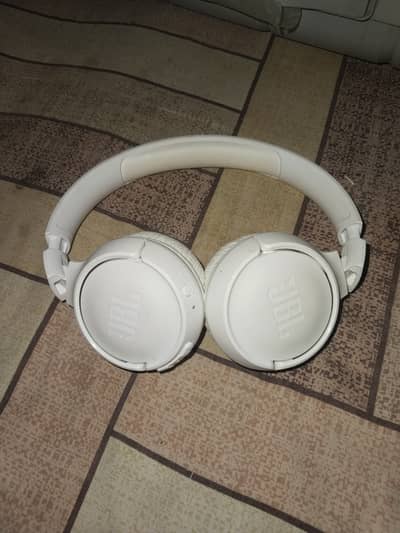 JBL 520BT original purchased from apple authorized store Russia