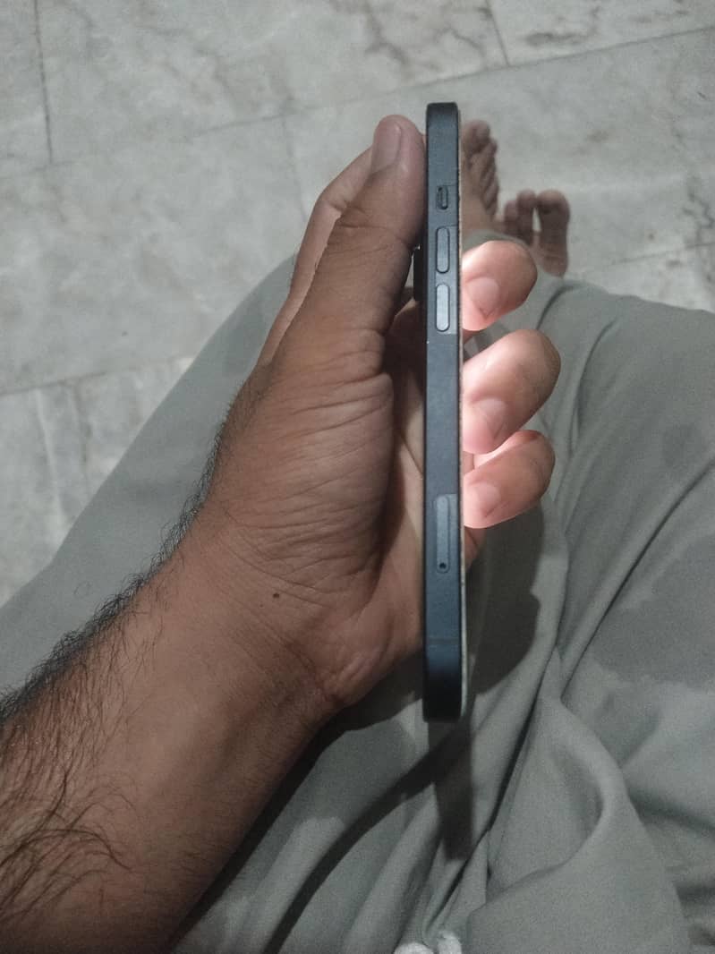 Apple iPhone 13 1