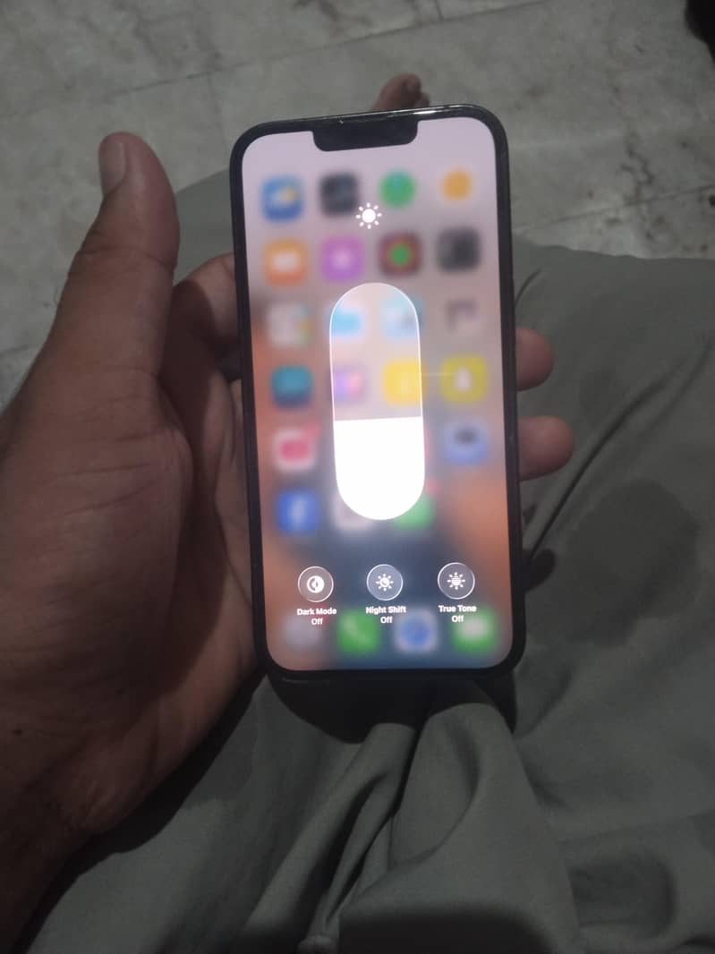 Apple iPhone 13 2