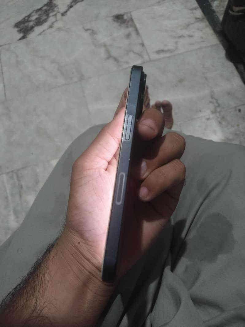Apple iPhone 13 3