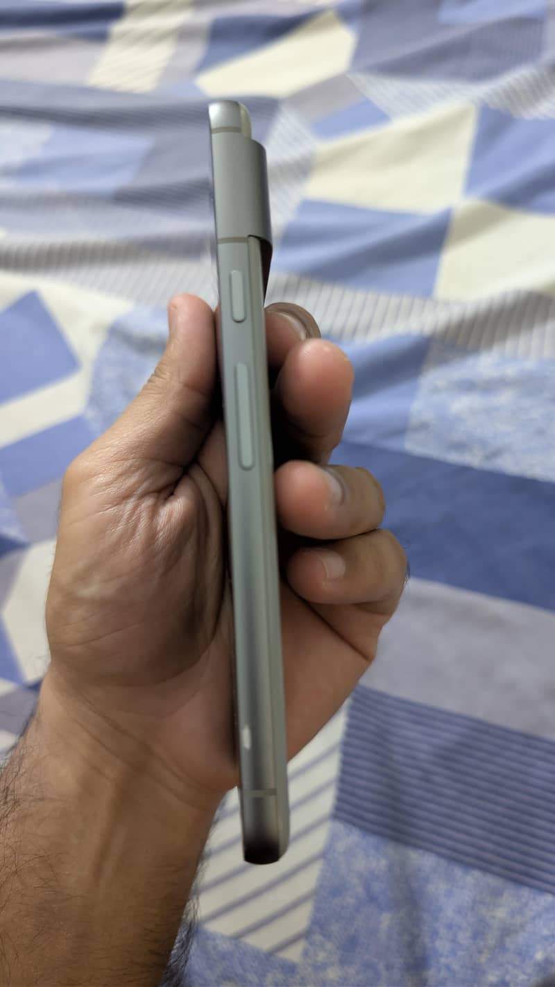 Google Pixel 8 3