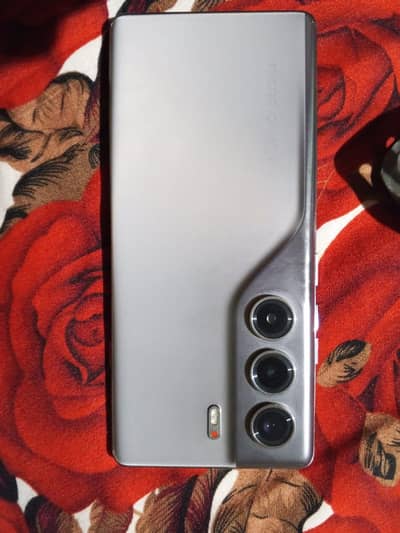 Tecno CAMON 40 Pro