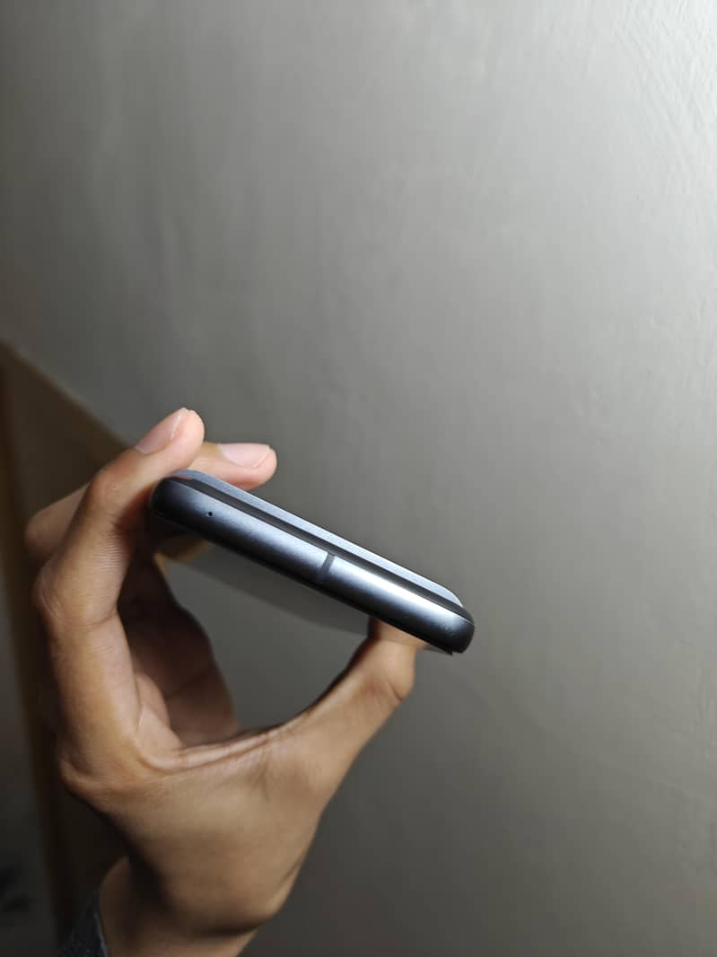 Google Pixel 8 6