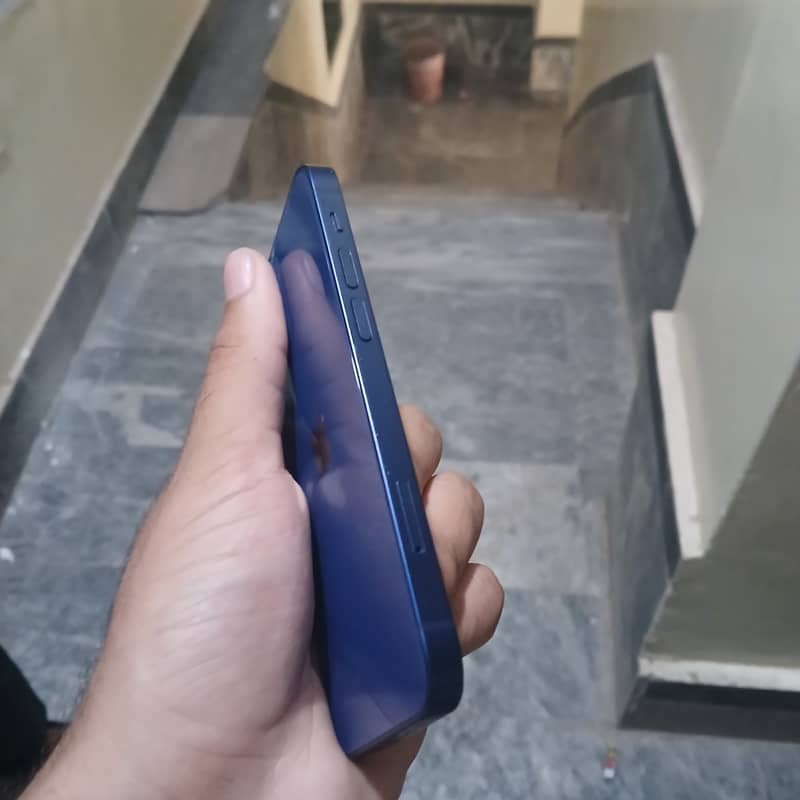 Apple iPhone 12 mini 6