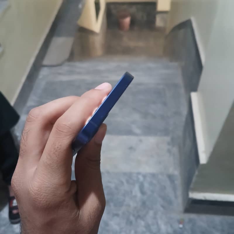 Apple iPhone 12 mini 7