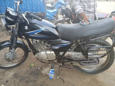Suzuki GS 150 2017