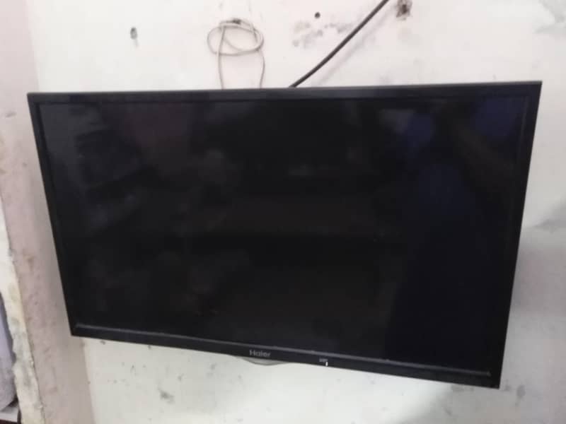 LED 32 1